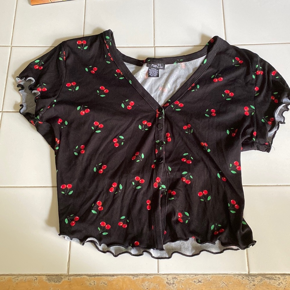 Rue 21, large, black with red cherries